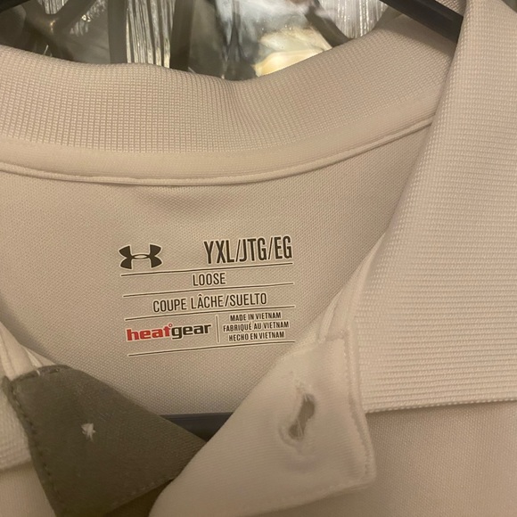 NWOT Youth XL WHITE under armor short sleeve t shirt never worn - Picture 2 of 2